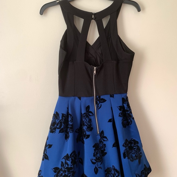 Black and Blue Rose Dress - Picture 2 of 3